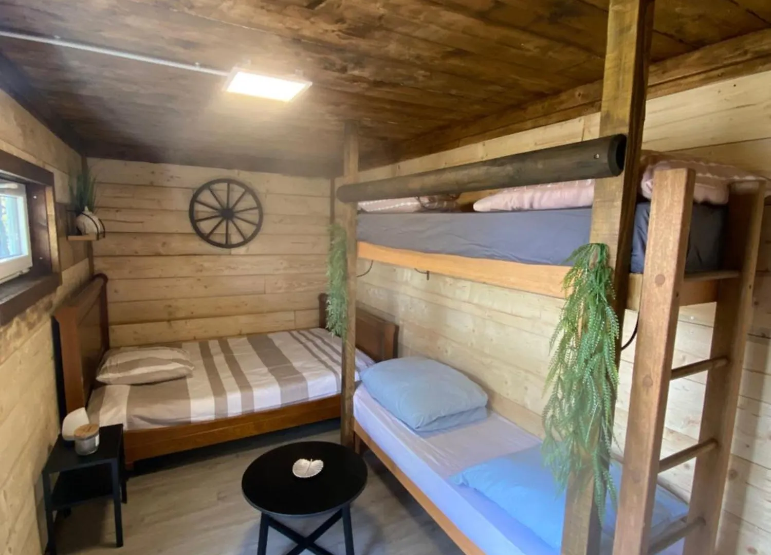 Les Pichies, Logement Insolite, Tiny House De Julia Saint-Leger-sur-Vouzance Campsite