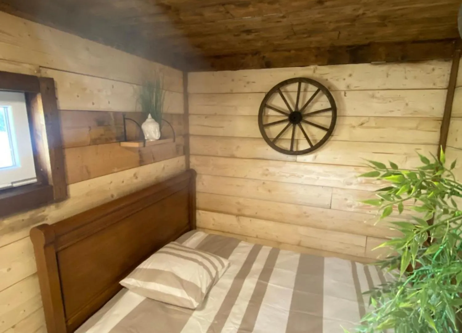 Les Pichies, Logement Insolite, Tiny House De Julia Saint-Leger-sur-Vouzance